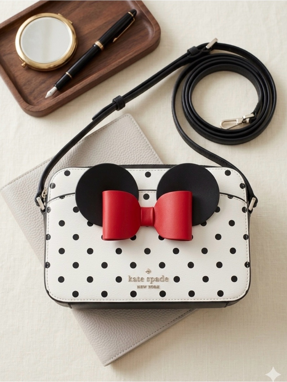 Disney x Kate Spade Minnie Mouse crossbody! *NWOT - Picture 1 of 6